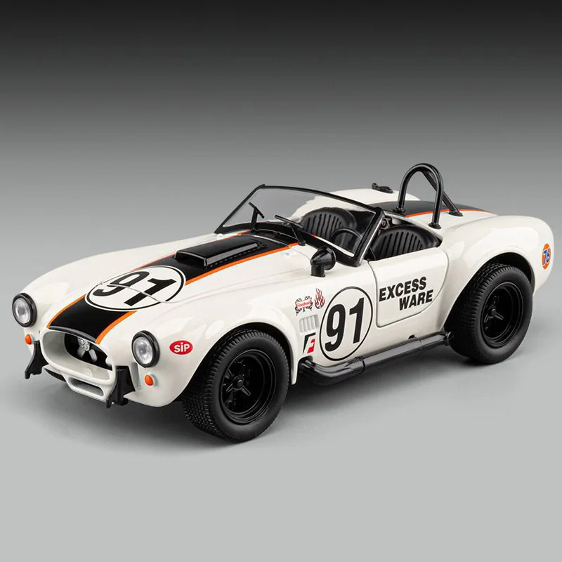 Miniatura De Carro Em Escala 1:24, Feita Em Metal Fundido, Com Efeitos Sonoros E Luminosos.