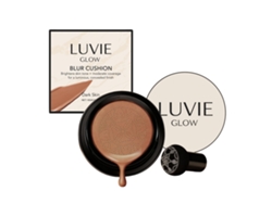 Crema en formato cushion iluminadora, perfecta para pieles oscuras.