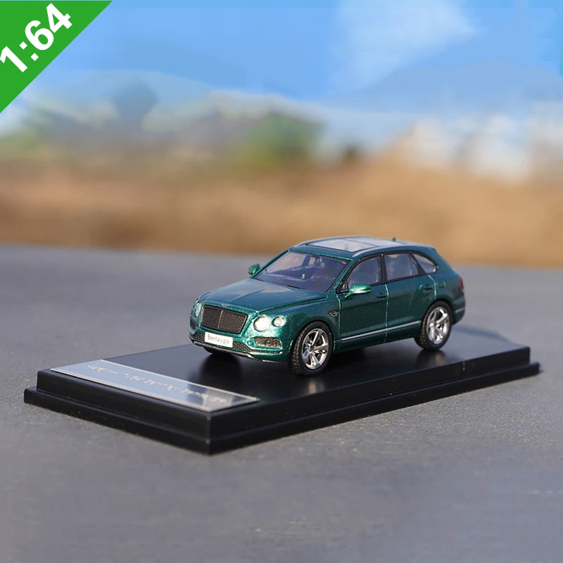 (verde) Modelo De Coche Suv A Escala 1:64 De Metal Fundido A Presión Y Modelo De Coche De Juguete.