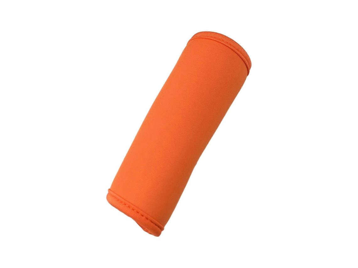 Cómoda funda protectora para el asa de tu maleta. Protege el asa de tu maleta con estilo, en color naranja.