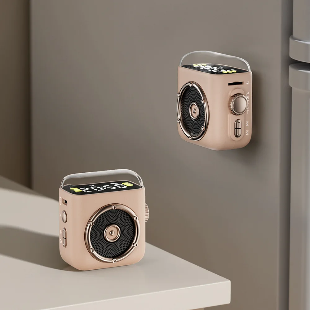 Altavoz Bluetooth P6 Retro Atomic Machine (amarillo) Con Clip Magnético Trasero Para Teléfonos, Micrófono Incorporado Y Reloj.