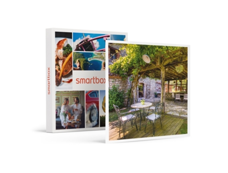 Caja Regalo SMARTBOX Escapada rural en Mas Pineda, Catalunya: 1 noche con masaje y cava para 2