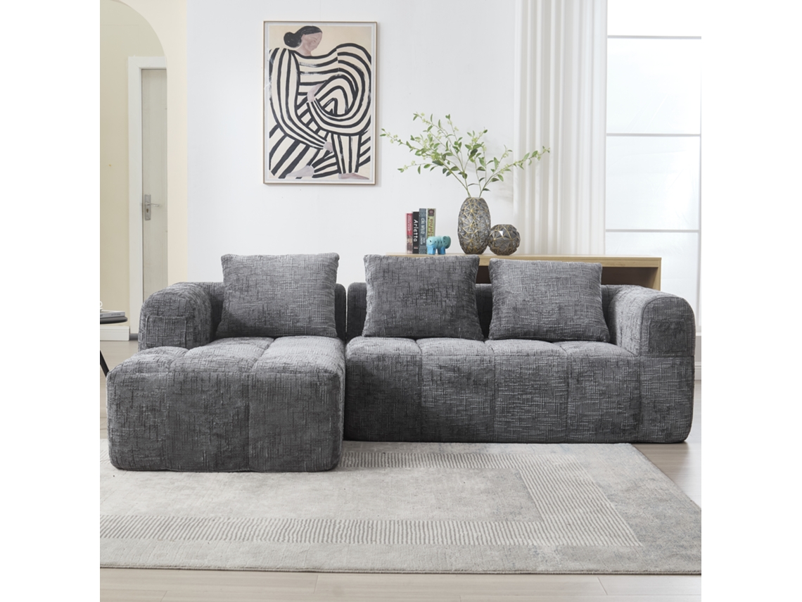 Moderno sofá esquinero de 3 plazas en chenilla con chaise longue, 3 cojines, reposabrazos y bolsillo lateral para mando a distancia, estilo gris.