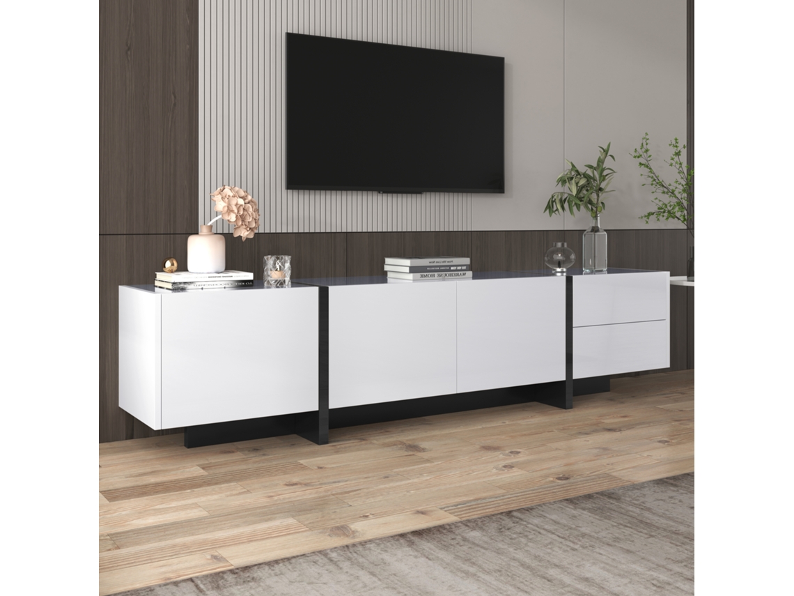 Mueble TV con patas, puertas y cajones en color negro brillo y blanco en contraste, y estantes interiores en las puertas del mueble.