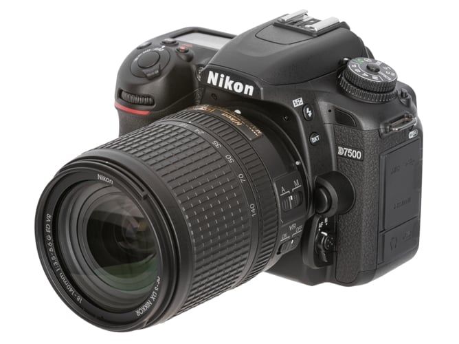 Kit Cámara Réflex NIKON D7500 18-140VR (20.9 MP - ISO: 100 a 51200 - Sensor: DX)