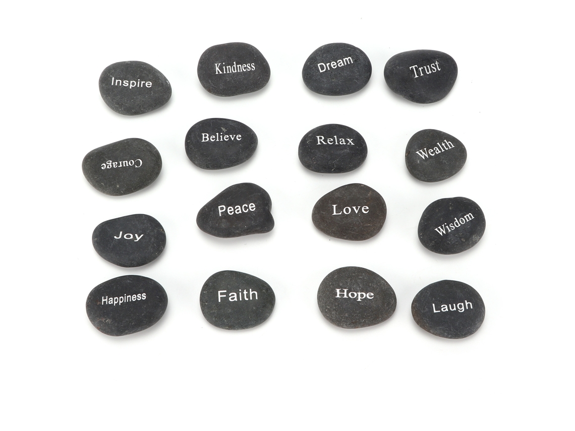 16 Piedras Negras Mate Grabadas Para Meditación Y Adivinación Con Letras Divertidas.