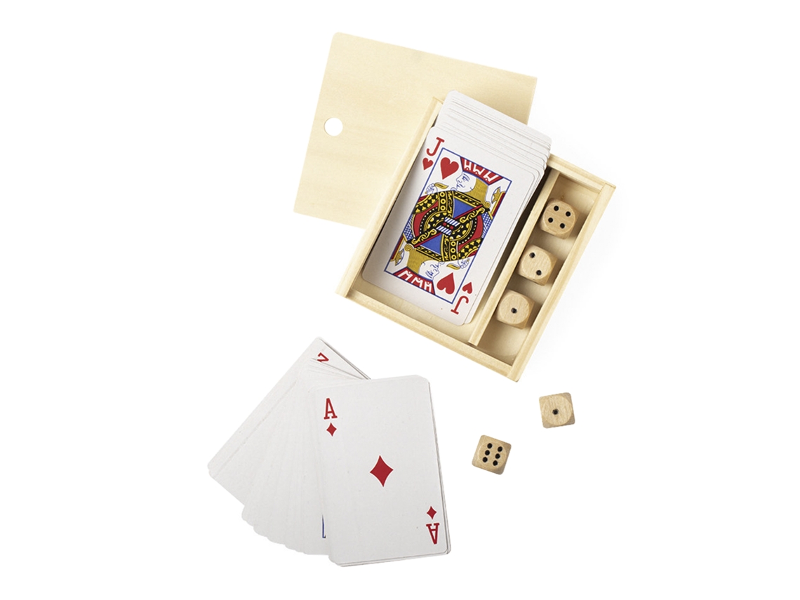 Pelkat, Juego de cartas francesas y dados de madera.