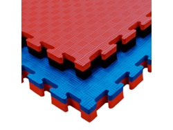 Tatami Puzzle 20 PIEZAS (20m² )Esterilla Goma Espuma Tatami Suelo para Gimnasio Ideal Artes Marciales 1m x 1m x 4cm Superficie 5 líneas Rojo/Negro Reversible