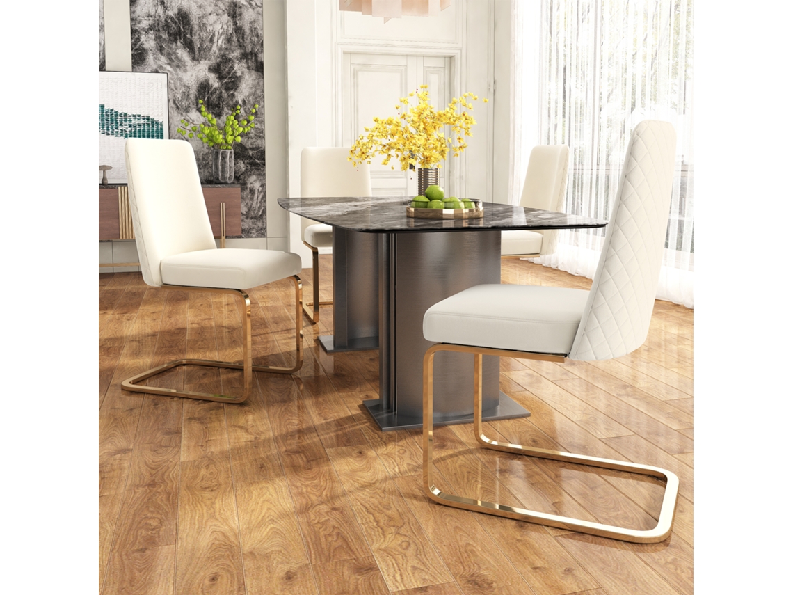 Juego De 4 Sillas De Terciopelo Beige Con Diseño De Diamante Y Patas Doradas.