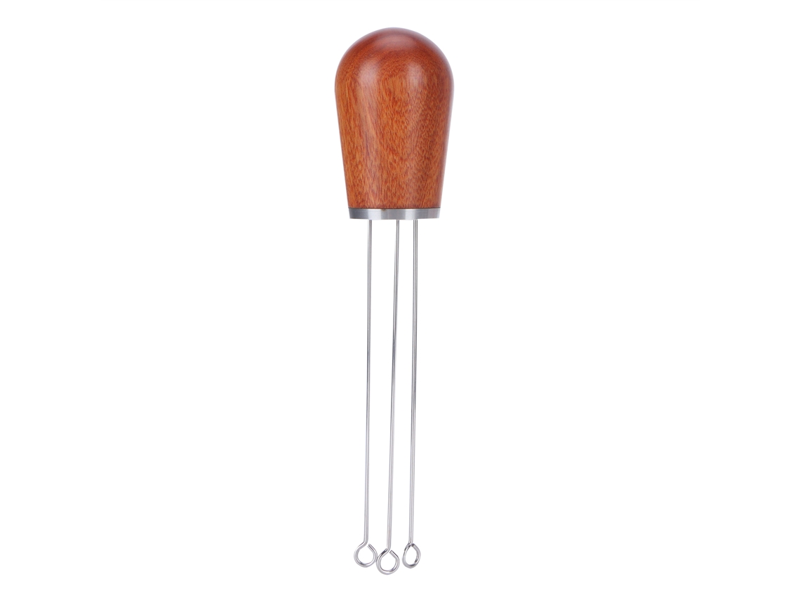 Dispensador de café de acero inoxidable con mango de madera.
