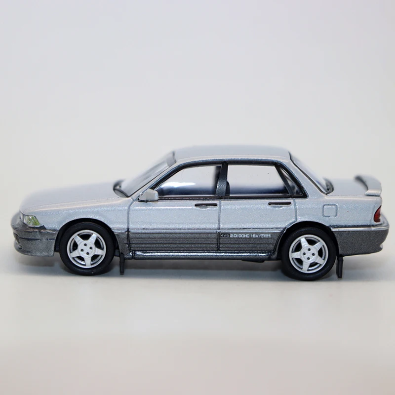 (prata) Miniatura De Supercarro Em Escala 1:64, Feita Em Metal Fundido, Modelo De Carro De Brinquedo.