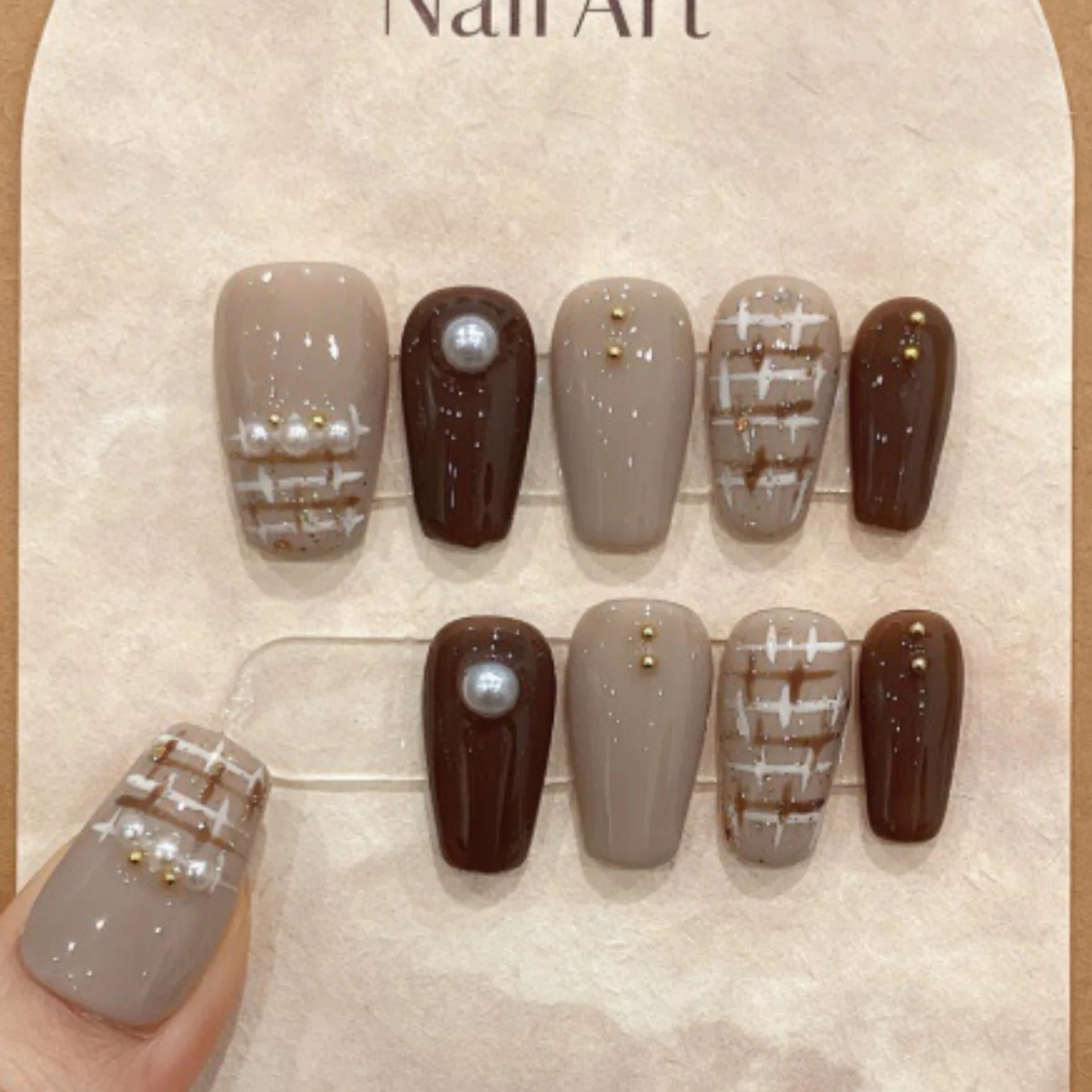 (443-m) Set De 10 Uñas Postizas Hechas A Mano Estilo Ballet De Longitud Media, Tipo Prensado