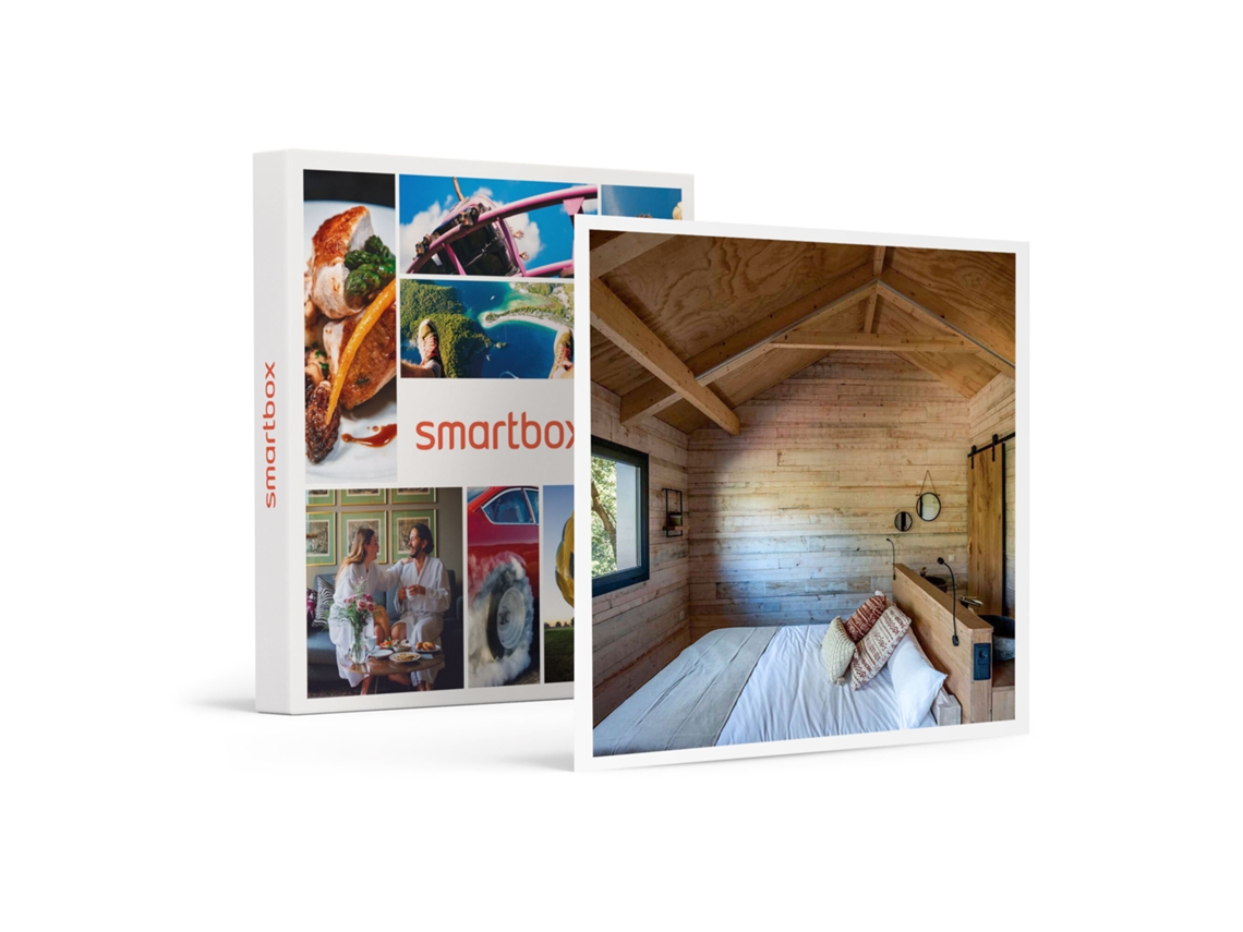 Caja Regalo SMARTBOX Cabanyes Entre Valls: 1 Noche En Una Casa En Árbol Con Botella de Vino Y Bombones