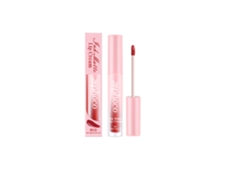 Bálsamo labial mate rojo intenso, sin brillo.