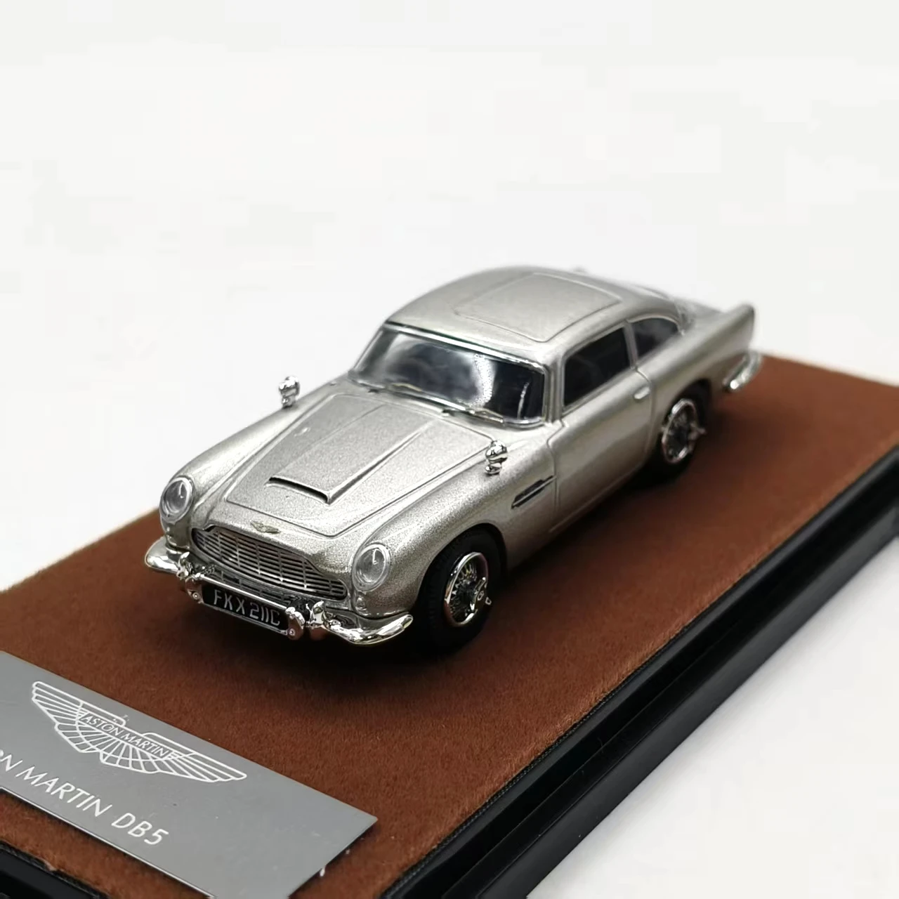 (plata) Modelo De Coche De Aleación A Escala 1:64 Y Modelo De Coche De Juguete.