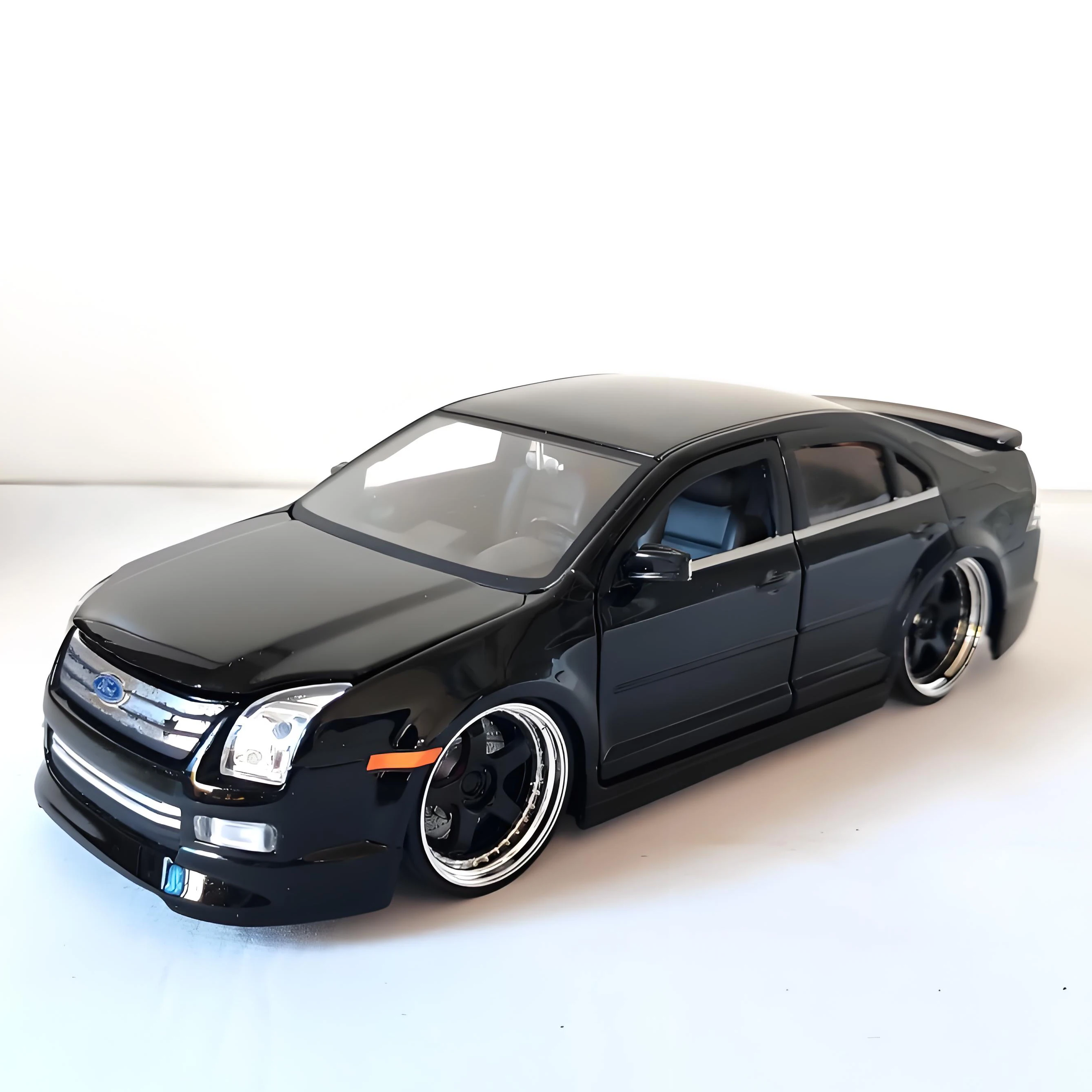 (negro) Modelo De Coche De Aleación A Escala 1:24 Y Modelo De Coche De Juguete.