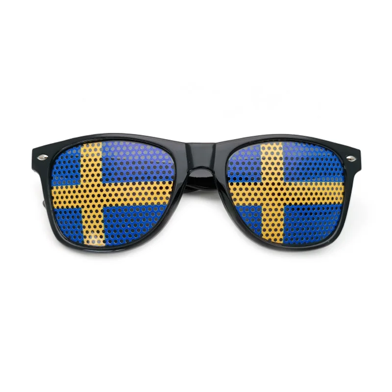 Gafas de sol unisex con montura negra y decoración de bandera. MDUG