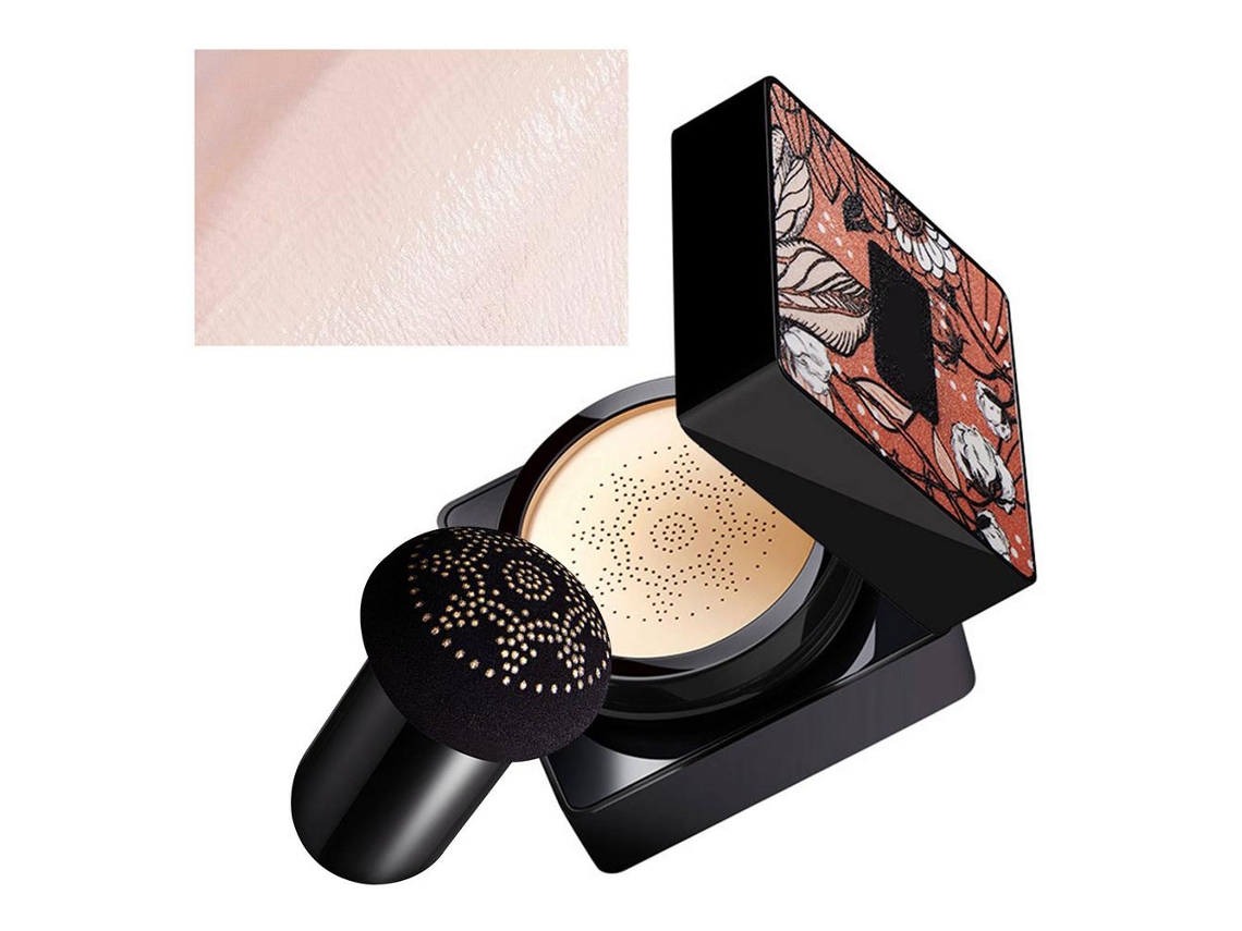 Barra de labios nude con efecto iluminador para un maquillaje natural