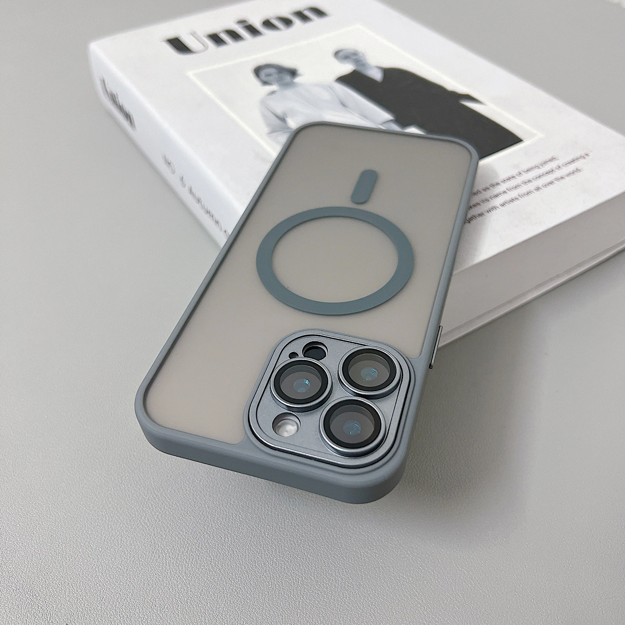 (iphone 14, Gris) Funda Protectora Semitransparente A Prueba De Golpes Para Iphone, Compatible Con Carga Inalámbrica Magsafe.