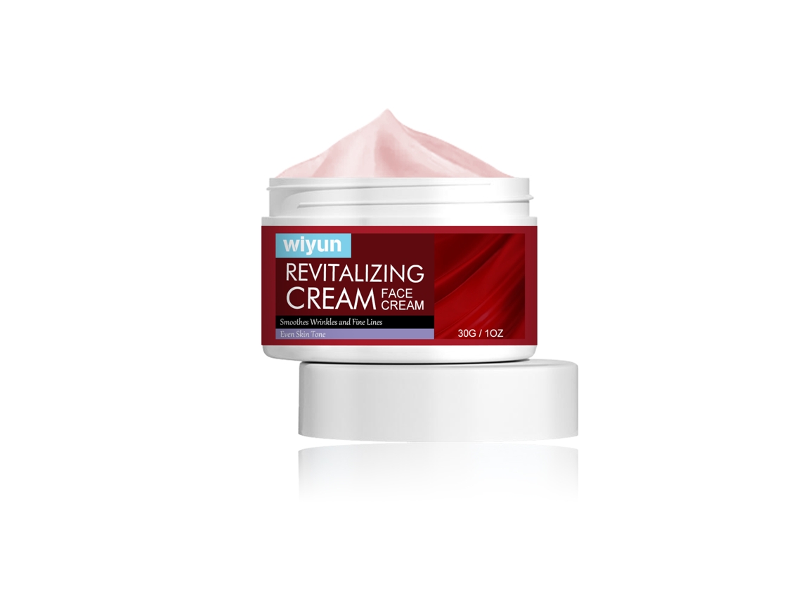 Crema antiarrugas con retinol para una piel joven y radiante.