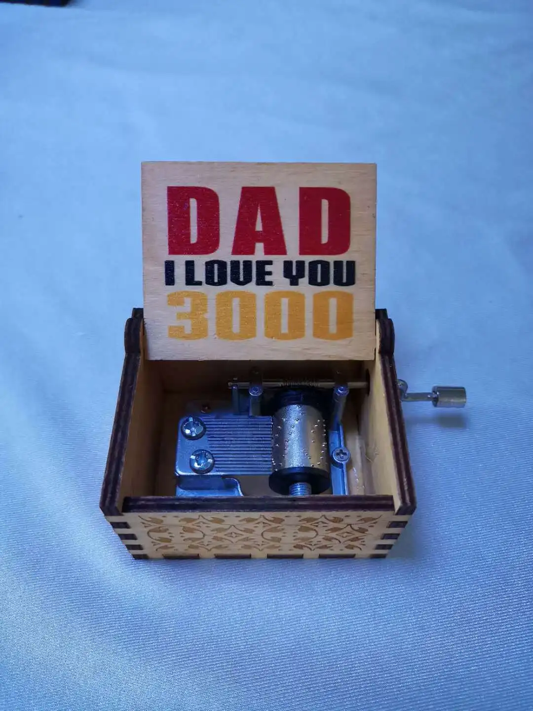 (para Papá 1) Caja De Música De Madera Con Manivela Y Mecanismo Silencioso, Un Regalo Romántico De Aniversario.