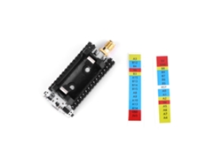 Placa de desenvolvimento Veloriskku-STM32L151CCU6 com chip SX1276, banda de 915 MHz, interface USB e antena SMA.