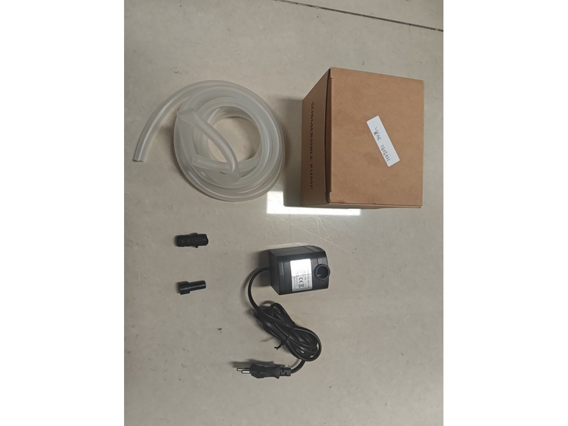 Bomba sumergible de 8 W y 600 l/h para acuarios y jardines