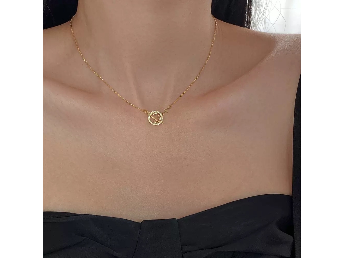 Collar De Plata De Ley 925 Con Diseño Calado Del Planeta Saturno (oro), Con Un Cielo Estrellado De Ensueño Y Diamantes.