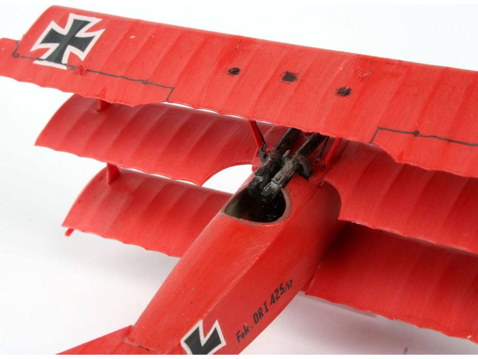 Construcción REVELL Fokker DR. 1 Triplane (Edad Mínima: 10 - 37 Piezas)